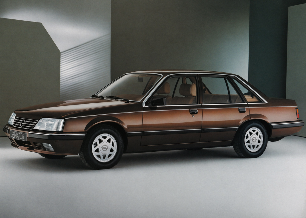 opel senator 3.0i, opel senator 3.0i 1984, opel senator a 3.0i, opel senator berlina, opel senator deportivo, opel 3.0i seis cilindros, opel senator años 80, opel senator tracción trasera, opel senator 3.0i historia, opel senator 3.0i características, opel senator 3.0i ficha técnica, opel senator 3.0i prestaciones, opel senator 3.0i curiosidades, opel senator 3.0i sonido motor, opel senator 3.0i interior, opel senator 3.0i exterior, opel senator 3.0i mantenimiento, opel senator 3.0i fiabilidad, opel senator 3.0i restauración, opel senator 3.0i coleccionistas, opel senator 3.0i clásico moderno, historia del opel senator 3.0i, evolución del opel senator, diferencias entre opel senator y opel monza, opel senator 3.0i frente al bmw 528i e28, opel senator 3.0i vs mercedes 280e w123, por qué el opel senator 3.0i es un coche de culto, curiosidades del opel senator 3.0i, berlinas alemanas clásicas, coches alemanes deportivos, coches de los 80, seis cilindros atmosférico, tracción trasera clásica, coches icónicos de opel, coches de culto, coches con alma, berlinas deportivas clásicas