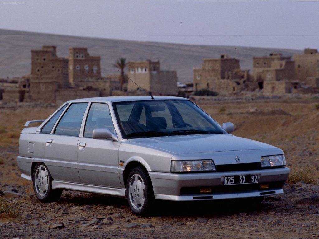 renault 21 turbo, r21 turbo, renault 21 deportivo, renault turbo clásico, renault 21 turbo historia, renault 21 turbo características, renault 21 turbo ficha técnica, renault 21 turbo prestaciones, renault 21 turbo curiosidades, renault 21 turbo sonido motor, renault 21 turbo interior, renault 21 turbo exterior, renault 21 turbo restauración, renault 21 turbo coleccionistas, renault 21 turbo clásico moderno, renault 21 turbo mantenimiento, renault 21 turbo fiabilidad, renault 21 turbo fase 1, renault 21 turbo fase 2, renault 21 turbo quadra, diferencias entre renault 21 turbo fase 1 y fase 2, renault 21 turbo frente al ford sierra cosworth, renault 21 turbo vs bmw m3 e30, historia del renault 21 turbo, evolución del renault 21 turbo, por qué el renault 21 turbo es un coche de culto, curiosidades del renault 21 turbo, coches franceses deportivos, coches de los 80, coches de los 90, berlinas deportivas clásicas, turbo clásico, coches icónicos de renault, coches de culto, coches con alma, renault sport, renault competición, grupo a