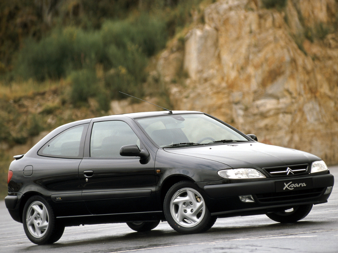 citroën xsara vts, citroen xsara vts 16v, xsara vts 2.0, citroën xsara deportivo, xsara vts 167cv, citroën sport, citroën xsara vts historia, citroën xsara vts características, citroën xsara vts ficha técnica, citroën xsara vts prestaciones, citroën xsara vts curiosidades, citroën xsara vts sonido motor, citroën xsara vts interior, citroën xsara vts exterior, citroën xsara vts mantenimiento, citroën xsara vts fiabilidad, citroën xsara vts coleccionistas, citroën xsara vts clásico moderno, diferencias entre xsara vts y xsara 1.8 16v, citroën xsara vts frente al clio rs, citroën xsara vts vs focus st170, historia del citroën xsara vts, evolución del citroën xsara deportivo, por qué el citroën xsara vts es un coche de culto, curiosidades del citroën xsara vts, coches franceses deportivos, coches de los 2000, hot hatch, hatchback deportivo, coches icónicos de citroën, grupo psa, peugeot citroën sport, coches de culto, coches con alma, compactos deportivos clásicos, motor ew10j4