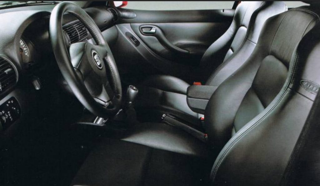 seat leon 1.8 vt20, seat leon 20vt, seat leon 1.8 turbo, seat leon cupra mk1, seat leon cupra 1.8t, seat leon deportivo, seat sport, leon 20vt 180cv, leon 20vt 4, seat leon 20vt historia, seat leon 20vt características, seat leon 20vt ficha técnica, seat leon 20vt prestaciones, seat leon 20vt curiosidades, seat leon 20vt sonido motor, seat leon 20vt interior, seat leon 20vt exterior, seat leon 20vt mantenimiento, seat leon 20vt fiabilidad, seat leon 20vt coleccionistas, seat leon 20vt clásico moderno, diferencias entre leon 20vt y cupra r, seat leon 20vt frente al golf gti mk4, seat leon 20vt vs focus st170, historia del seat leon cupra mk1, evolución del seat leon deportivo, por qué el seat leon 20vt es un coche de culto, curiosidades del seat leon 20vt, coches deportivos españoles, coches de los 2000, hot hatch, hatchback turbo, motor 1.8t grupo vag, coches icónicos de seat, coches de culto, coches con alma, compactos deportivos clásicos