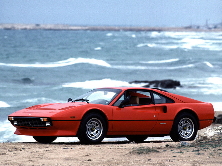 ferrari 308 gtb, ferrari 308, ferrari 308 berlinetta, ferrari clásico, ferrari v8, ferrari motor central, ferrari años 70, ferrari años 80, ferrari deportivo clásico, ferrari 308 gtb historia, ferrari 308 gtb características, ferrari 308 gtb ficha técnica, ferrari 308 gtb prestaciones, ferrari 308 gtb curiosidades, ferrari 308 gtb sonido motor, ferrari 308 gtb interior, ferrari 308 gtb exterior, ferrari 308 gtb restauración, ferrari 308 gtb coleccionistas, ferrari 308 gtb clásico moderno, ferrari 308 gtb mantenimiento, ferrari 308 gtb fiabilidad, historia del ferrari 308 gtb, evolución del ferrari 308 gtb, diferencias entre ferrari 308 gtb y gts, ferrari 308 gtb frente al porsche 911 clásico, por qué el ferrari 308 gtb es un icono, curiosidades del ferrari 308 gtb, superdeportivos clásicos, deportivos italianos, coches de los 70, coches de los 80, berlinetta italiana, coches icónicos de ferrari, coches de culto, coches con alma, ferrari pininfarina, ferrari road cars, v8 atmosférico clásico