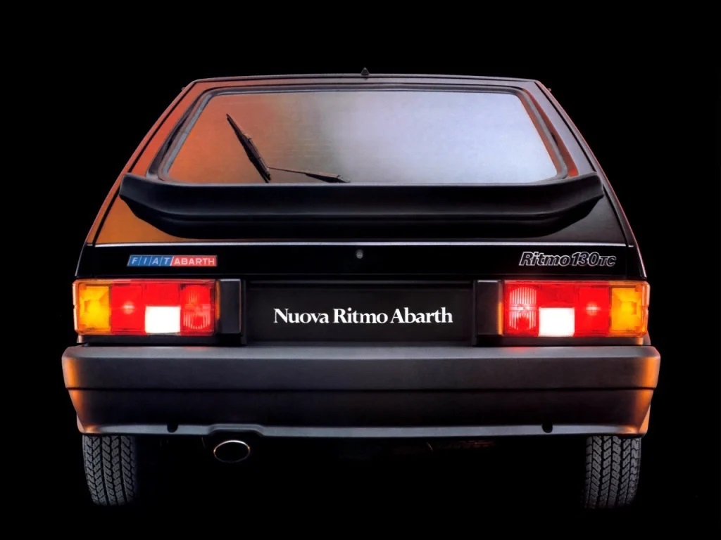 fiat ritmo abarth 130 tc, fiat ritmo 130 tc, ritmo abarth, fiat ritmo deportivo, fiat abarth, fiat ritmo 2.0, fiat ritmo 130 tc historia, fiat ritmo 130 tc características, fiat ritmo 130 tc ficha técnica, fiat ritmo 130 tc prestaciones, fiat ritmo 130 tc curiosidades, fiat ritmo 130 tc sonido motor, fiat ritmo 130 tc interior, fiat ritmo 130 tc exterior, fiat ritmo 130 tc restauración, fiat ritmo 130 tc mantenimiento, fiat ritmo 130 tc fiabilidad, fiat ritmo 130 tc coleccionistas, fiat ritmo 130 tc clásico moderno, historia del fiat ritmo abarth 130 tc, evolución del fiat ritmo abarth, diferencias entre ritmo 125 tc y 130 tc, fiat ritmo 130 tc frente al volkswagen golf gti mk1, por qué el fiat ritmo 130 tc es un coche de culto, curiosidades del fiat ritmo 130 tc, coches italianos deportivos, coches de los 80, hot hatch clásico, hatchback deportivo, coches icónicos de fiat, coches de culto, coches con alma, abarth clásico, compactos deportivos clásicos