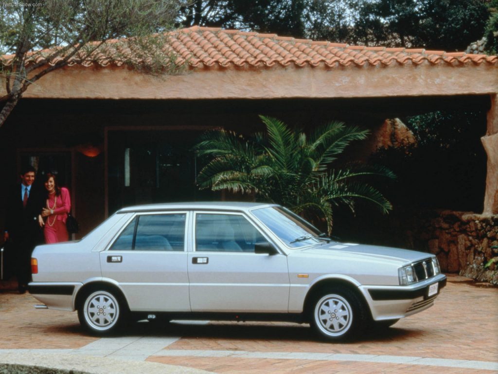 lancia prisma 4wd, lancia prisma 4x4, prisma 4wd, lancia prisma deportivo, lancia hf, lancia prisma turbo, lancia prisma tracción total, lancia prisma 1986 4wd, lancia prisma 4wd historia, lancia prisma 4wd características, lancia prisma 4wd ficha técnica, lancia prisma 4wd prestaciones, lancia prisma 4wd curiosidades, lancia prisma 4wd sonido motor, lancia prisma 4wd interior, lancia prisma 4wd exterior, lancia prisma 4wd mantenimiento, lancia prisma 4wd fiabilidad, lancia prisma 4wd restauración, lancia prisma 4wd coleccionistas, lancia prisma 4wd clásico moderno, historia del lancia prisma 4wd, evolución del lancia prisma deportivo, diferencias entre lancia prisma 4wd y prisma ie, lancia prisma 4wd frente al audi 80 quattro, lancia prisma 4wd vs ford sierra xr4x4, por qué el lancia prisma 4wd es un coche de culto, curiosidades del lancia prisma 4wd, berlinas compactas deportivas, coches italianos deportivos, coches de los 80, tracción total clásica, 4x4 deportivo clásico, coches icónicos de lancia, coches de culto, coches con alma, lancia competición, grupo b era transición
