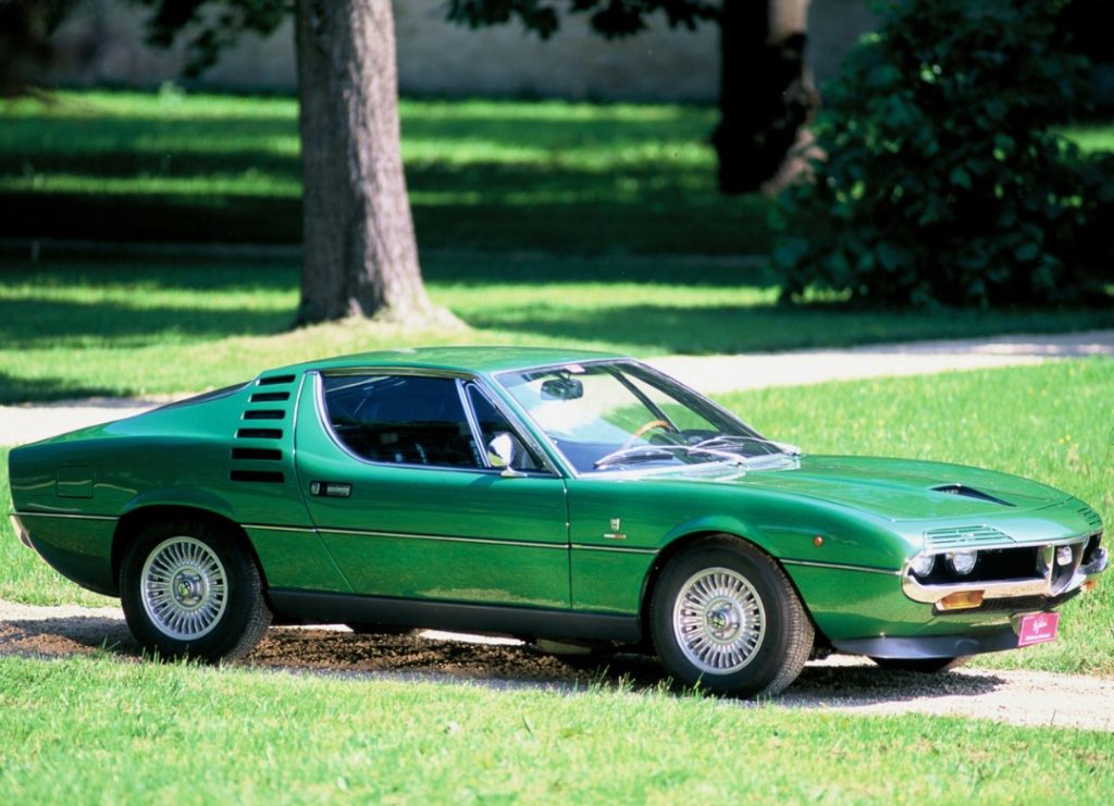 alfa romeo montreal, montreal alfa romeo, alfa montreal v8, alfa romeo montreal clásico, alfa romeo montreal bertone, alfa romeo deportivo clásico, alfa romeo v8 clásico, alfa romeo montreal historia, alfa romeo montreal características, alfa romeo montreal ficha técnica, alfa romeo montreal prestaciones, alfa romeo montreal curiosidades, alfa romeo montreal sonido motor, alfa romeo montreal interior, alfa romeo montreal exterior, alfa romeo montreal restauración, alfa romeo montreal mantenimiento, alfa romeo montreal fiabilidad, alfa romeo montreal coleccionistas, alfa romeo montreal clásico moderno, historia del alfa romeo montreal, evolución del alfa romeo montreal, diseño bertone alfa romeo, alfa romeo montreal frente al ferrari 308 gtb, por qué el alfa romeo montreal es un coche de culto, curiosidades del alfa romeo montreal, coches italianos deportivos, coches de los 70, gran turismo italiano clásico, v8 atmosférico clásico, coches icónicos de alfa romeo, coches de culto, coches con alma, alfa romeo motorsport, coupé italiano clásico, deportivos clásicos italianos