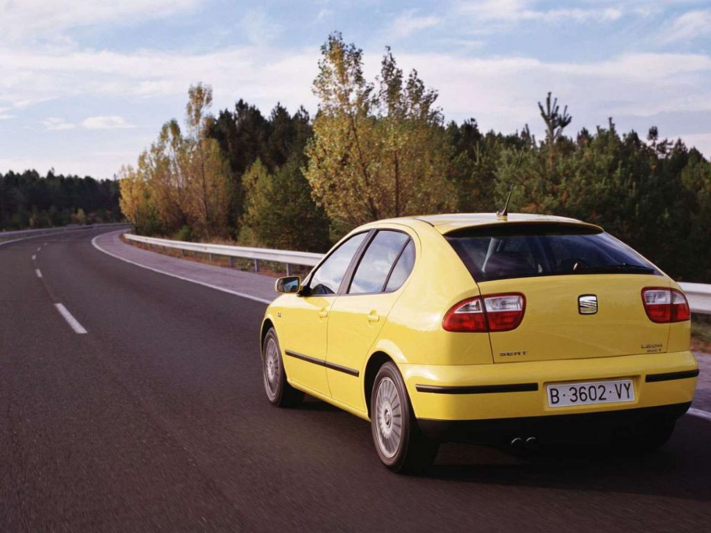 seat leon 1.8 vt20, seat leon 20vt, seat leon 1.8 turbo, seat leon cupra mk1, seat leon cupra 1.8t, seat leon deportivo, seat sport, leon 20vt 180cv, leon 20vt 4, seat leon 20vt historia, seat leon 20vt características, seat leon 20vt ficha técnica, seat leon 20vt prestaciones, seat leon 20vt curiosidades, seat leon 20vt sonido motor, seat leon 20vt interior, seat leon 20vt exterior, seat leon 20vt mantenimiento, seat leon 20vt fiabilidad, seat leon 20vt coleccionistas, seat leon 20vt clásico moderno, diferencias entre leon 20vt y cupra r, seat leon 20vt frente al golf gti mk4, seat leon 20vt vs focus st170, historia del seat leon cupra mk1, evolución del seat leon deportivo, por qué el seat leon 20vt es un coche de culto, curiosidades del seat leon 20vt, coches deportivos españoles, coches de los 2000, hot hatch, hatchback turbo, motor 1.8t grupo vag, coches icónicos de seat, coches de culto, coches con alma, compactos deportivos clásicos