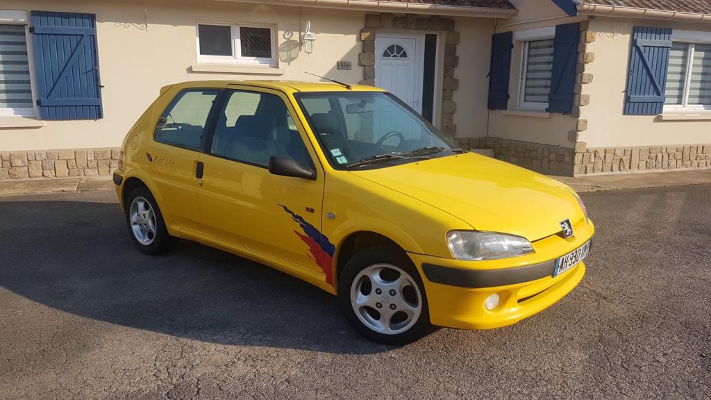 peugeot 106 procar, 106 procar, peugeot 106 competición, peugeot 106 procar historia, peugeot 106 procar características, peugeot 106 procar ficha técnica, peugeot 106 procar prestaciones, peugeot 106 procar curiosidades, peugeot 106 procar sonido motor, peugeot 106 procar interior, peugeot 106 procar exterior, peugeot 106 procar mantenimiento, peugeot 106 procar fiabilidad, peugeot 106 procar coleccionistas, peugeot 106 procar clásico moderno, historia del peugeot 106 procar, evolución del peugeot 106 de competición, peugeot 106 procar rally, peugeot 106 procar circuito, por qué el peugeot 106 procar es un coche de culto, curiosidades del peugeot 106 procar, coches de competición, coches de los 90, coches de rally, peugeot sport, grupo psa, coches de culto, coches con alma