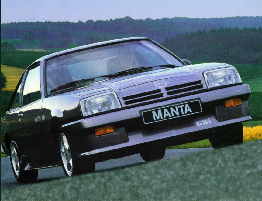 opel manta gsi, manta gsi, opel manta b gsi, opel manta deportivo, opel manta 2.0 gsi, opel manta 2.0 e, opel manta coupé, opel manta tracción trasera, opel manta años 80, opel manta gsi historia, opel manta gsi características, opel manta gsi ficha técnica, opel manta gsi prestaciones, opel manta gsi curiosidades, opel manta gsi sonido motor, opel manta gsi interior, opel manta gsi exterior, opel manta gsi restauración, opel manta gsi mantenimiento, opel manta gsi fiabilidad, opel manta gsi coleccionistas, opel manta gsi clásico moderno, historia del opel manta gsi, evolución del opel manta deportivo, diferencias entre manta gsi y manta gt/e, opel manta gsi frente al ford capri 2.8, opel manta gsi vs bmw e30 320i, por qué el opel manta gsi es un coche de culto, curiosidades del opel manta gsi, coches alemanes deportivos, coches de los 80, coupés deportivos clásicos, tracción trasera clásica, coches icónicos de opel, opel motorsport, coches de culto, coches con alma, deportivos clásicos alemanes