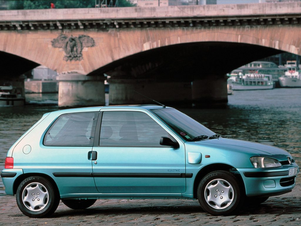 peugeot 106 electric, peugeot 106 eléctrico, 106 electric, peugeot 106 ev, peugeot 106 electric historia, peugeot 106 electric características, peugeot 106 electric ficha técnica, peugeot 106 electric prestaciones, peugeot 106 electric curiosidades, peugeot 106 electric autonomía, peugeot 106 electric interior, peugeot 106 electric exterior, peugeot 106 electric mantenimiento, peugeot 106 electric fiabilidad, peugeot 106 electric coleccionistas, peugeot 106 electric clásico moderno, historia del peugeot 106 electric, evolución de los coches eléctricos antiguos, por qué el peugeot 106 electric es pionero, curiosidades del peugeot 106 electric, coches eléctricos de los 90, utilitarios eléctricos clásicos, coches icónicos de peugeot, grupo psa, coches de culto, coches con alma