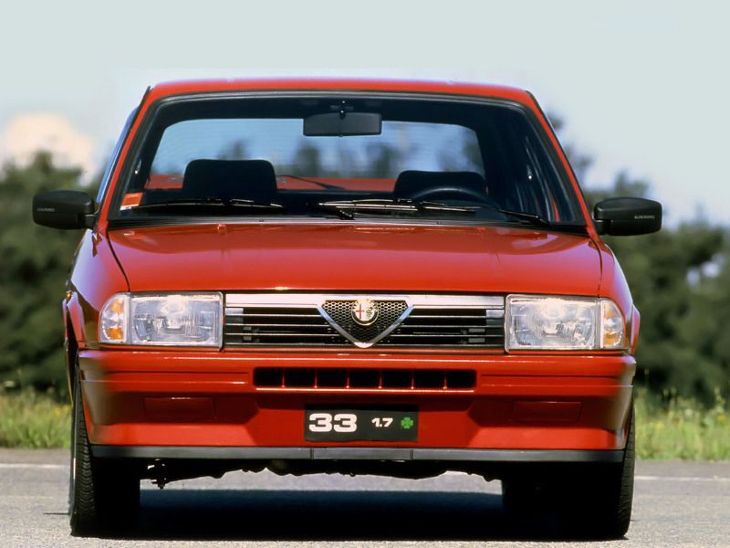 alfa romeo 33 1.7 qv, alfa romeo 33 quadrifoglio verde, alfa 33 qv, alfa romeo 33 deportivo, alfa romeo boxer 1.7, alfa romeo 33 16v, alfa romeo 33 tracción delantera, alfa romeo 33 años 80, alfa romeo 33 años 90, alfa romeo 33 1.7 qv historia, alfa romeo 33 1.7 qv características, alfa romeo 33 1.7 qv ficha técnica, alfa romeo 33 1.7 qv prestaciones, alfa romeo 33 1.7 qv curiosidades, alfa romeo 33 1.7 qv sonido motor, alfa romeo 33 1.7 qv interior, alfa romeo 33 1.7 qv exterior, alfa romeo 33 1.7 qv mantenimiento, alfa romeo 33 1.7 qv fiabilidad, alfa romeo 33 1.7 qv restauración, alfa romeo 33 1.7 qv coleccionistas, alfa romeo 33 1.7 qv clásico moderno, historia del alfa romeo 33 qv, evolución del alfa romeo 33, diferencias entre alfa 33 qv 8v y 16v, alfa romeo 33 qv frente al peugeot 309 gti, alfa romeo 33 qv vs volkswagen golf gti mk2, por qué el alfa romeo 33 qv es un coche de culto, curiosidades del alfa romeo 33 qv, coches italianos deportivos, coches de los 80, coches de los 90, motor boxer alfa romeo, hatchback deportivo, coches icónicos de alfa romeo, coches de culto, coches con alma, compactos deportivos clásicos