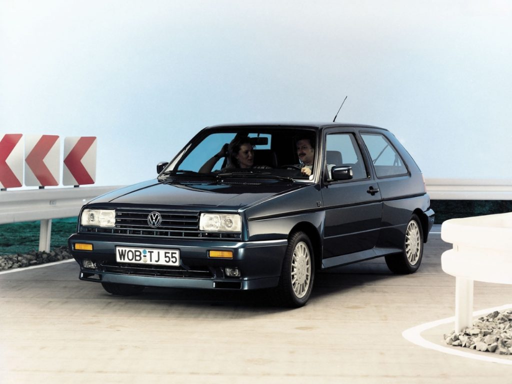 volkswagen golf rallye, golf rallye, vw golf rallye, golf rallye mk2, volkswagen golf mk2 rallye, vw golf rallye syncro, golf rallye g60, volkswagen g60, golf rallye 4x4, volkswagen syncro, volkswagen golf deportivo, vw motorsport, golf rallye historia, golf rallye características, golf rallye ficha técnica, golf rallye prestaciones, golf rallye curiosidades, golf rallye sonido motor, golf rallye interior, golf rallye exterior, golf rallye mantenimiento, golf rallye fiabilidad, golf rallye coleccionistas, golf rallye clásico moderno, historia del volkswagen golf rallye, evolución del golf rallye mk2, diferencias entre golf rallye y golf g60, golf rallye frente al lancia delta integrale, golf rallye vs ford sierra cosworth, por qué el golf rallye es un coche de culto, curiosidades del golf rallye, coches alemanes deportivos, coches de los 80, grupo a rally, 4x4 deportivo clásico, hatchback deportivo, coches icónicos de volkswagen, coches de culto, coches con alma