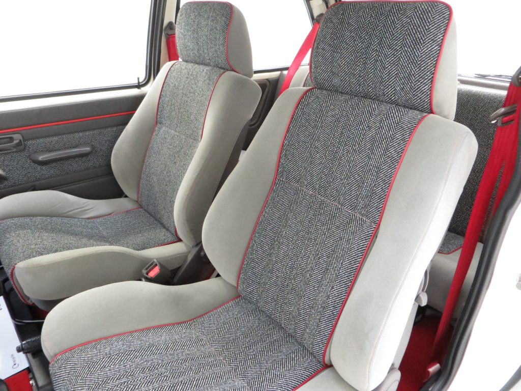 mg metro turbo, metro turbo, mg metro deportivo, austin metro turbo, mg metro 1.3 turbo, mg metro turbo historia, mg metro turbo características, mg metro turbo ficha técnica, mg metro turbo prestaciones, mg metro turbo curiosidades, mg metro turbo sonido motor, mg metro turbo interior, mg metro turbo exterior, mg metro turbo restauración, mg metro turbo mantenimiento, mg metro turbo fiabilidad, mg metro turbo coleccionistas, mg metro turbo clásico moderno, historia del mg metro turbo, evolución del mg metro deportivo, diferencias entre mg metro turbo y metro gta, mg metro turbo frente al renault 5 gt turbo, por qué el mg metro turbo es un coche de culto, curiosidades del mg metro turbo, coches británicos deportivos, coches de los 80, hot hatch clásico, hatchback turbo, coches icónicos de mg, coches de culto, coches con alma, turbo clásico, compactos deportivos clásicos