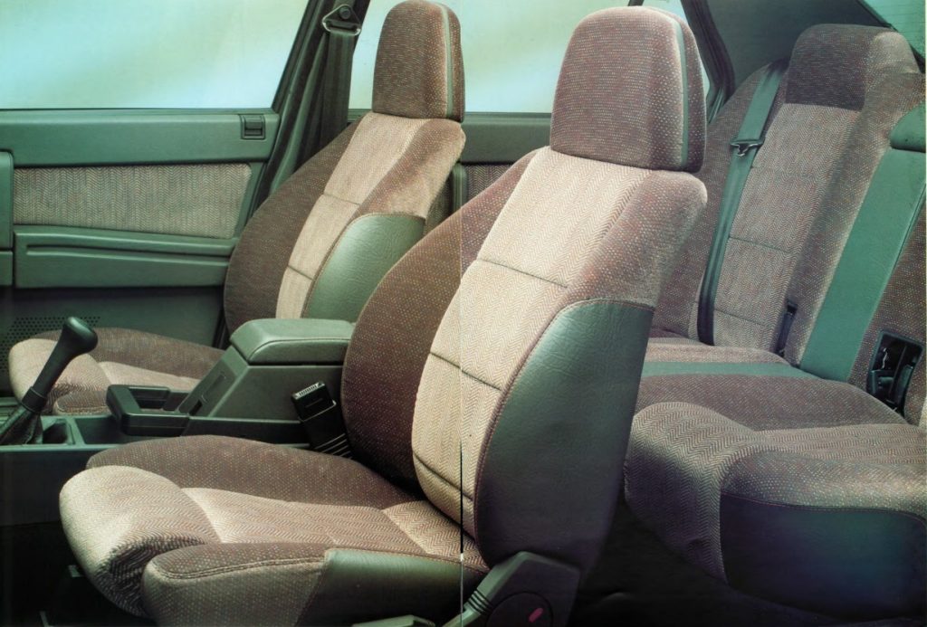 alfa romeo 75 v6 america, alfa romeo 75 america, alfa 75 v6, alfa 75 america, alfa romeo 75 deportivo, alfa romeo v6 busso, alfa romeo 75 3.0 v6, alfa romeo 75 transaxle, alfa romeo 75 tracción trasera, alfa romeo 75 v6 historia, alfa romeo 75 v6 america características, alfa romeo 75 v6 america ficha técnica, alfa romeo 75 v6 america prestaciones, alfa romeo 75 v6 america curiosidades, alfa romeo 75 v6 america sonido motor, alfa romeo 75 v6 america interior, alfa romeo 75 v6 america exterior, alfa romeo 75 v6 america mantenimiento, alfa romeo 75 v6 america fiabilidad, alfa romeo 75 v6 america restauración, alfa romeo 75 v6 america coleccionistas, alfa romeo 75 v6 america clásico moderno, historia del alfa romeo 75 v6 america, evolución del alfa romeo 75 v6, diferencias entre alfa 75 v6 y 75 turbo, alfa romeo 75 v6 america frente al bmw 535i e34, por qué el alfa romeo 75 v6 america es un coche de culto, curiosidades del alfa romeo 75 v6 america, berlinas deportivas italianas, coches italianos deportivos, coches de los 80, coches de los 90, tracción trasera clásica, coches icónicos de alfa romeo, coches de culto, coches con alma, alfa romeo motorsport, busso v6