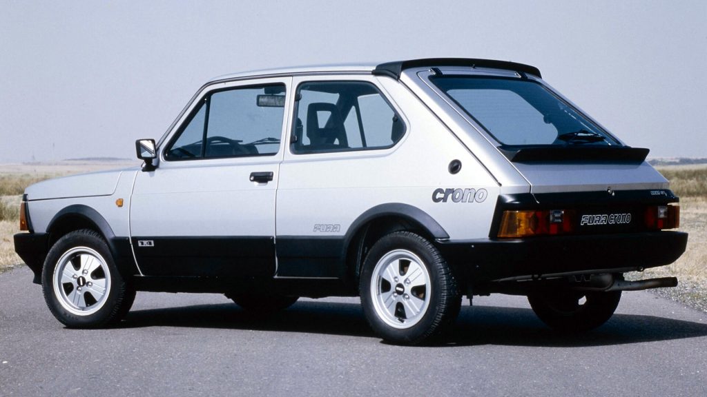 seat fura crono, seat fura deportivo, seat fura crono historia, seat fura crono características, seat fura crono ficha técnica, seat fura crono prestaciones, seat fura crono curiosidades, seat fura crono sonido motor, seat fura crono interior, seat fura crono exterior, seat fura crono restauración, seat fura crono mantenimiento, seat fura crono fiabilidad, seat fura crono coleccionistas, seat fura crono clásico moderno, historia del seat fura crono, evolución del seat fura deportivo, por qué el seat fura crono es un coche de culto, curiosidades del seat fura crono, seat fura crono 1.6, seat fura crono 90cv, seat fura crono años 80, coches deportivos españoles, coches de los 80, hot hatch clásico, hatchback deportivo, coches icónicos de seat, coches de culto, coches con alma, seat sport, seat clásico, compactos deportivos clásicos