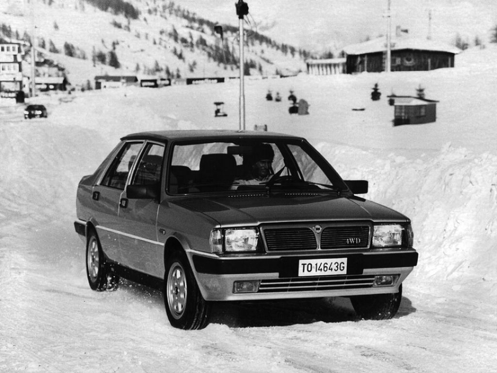 lancia prisma 4wd, lancia prisma 4x4, prisma 4wd, lancia prisma deportivo, lancia hf, lancia prisma turbo, lancia prisma tracción total, lancia prisma 1986 4wd, lancia prisma 4wd historia, lancia prisma 4wd características, lancia prisma 4wd ficha técnica, lancia prisma 4wd prestaciones, lancia prisma 4wd curiosidades, lancia prisma 4wd sonido motor, lancia prisma 4wd interior, lancia prisma 4wd exterior, lancia prisma 4wd mantenimiento, lancia prisma 4wd fiabilidad, lancia prisma 4wd restauración, lancia prisma 4wd coleccionistas, lancia prisma 4wd clásico moderno, historia del lancia prisma 4wd, evolución del lancia prisma deportivo, diferencias entre lancia prisma 4wd y prisma ie, lancia prisma 4wd frente al audi 80 quattro, lancia prisma 4wd vs ford sierra xr4x4, por qué el lancia prisma 4wd es un coche de culto, curiosidades del lancia prisma 4wd, berlinas compactas deportivas, coches italianos deportivos, coches de los 80, tracción total clásica, 4x4 deportivo clásico, coches icónicos de lancia, coches de culto, coches con alma, lancia competición, grupo b era transición