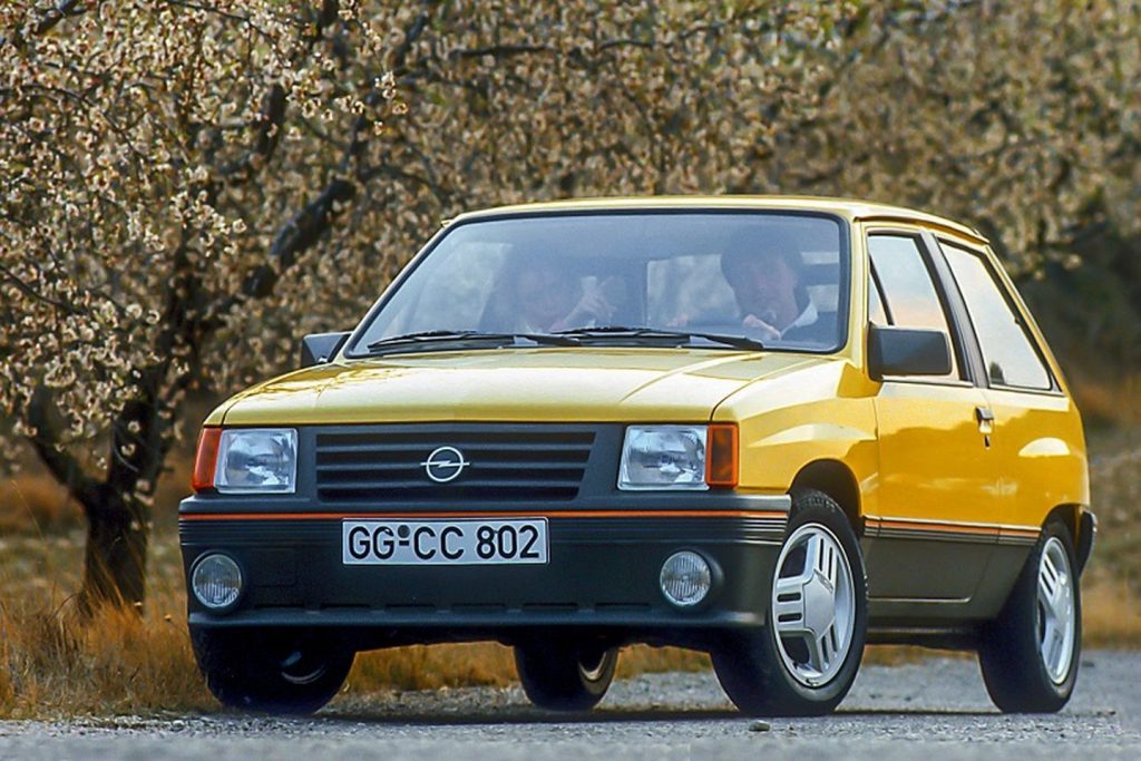 opel corsa a 1.3 gt, opel corsa a gt, corsa a 1.3 gt, opel corsa a deportivo, opel corsa mk1 gt, opel corsa a 1.3 s, opel corsa a carburación, opel corsa años 80, opel corsa a historia, opel corsa a características, opel corsa a ficha técnica, opel corsa a prestaciones, opel corsa a curiosidades, opel corsa a sonido motor, opel corsa a interior, opel corsa a exterior, opel corsa a restauración, opel corsa a mantenimiento, opel corsa a fiabilidad, opel corsa a coleccionistas, opel corsa a clásico moderno, historia del opel corsa a, evolución del opel corsa deportivo, diferencias entre corsa a gt y gsi, opel corsa a frente al fiat uno 70sx, opel corsa a vs ford fiesta mk2, por qué el opel corsa a es un coche de culto, curiosidades del opel corsa a, coches alemanes deportivos, coches de los 80, utilitarios deportivos clásicos, hot hatch clásico, coches icónicos de opel, opel motorsport, coches de culto, coches con alma, compactos deportivos clásicos