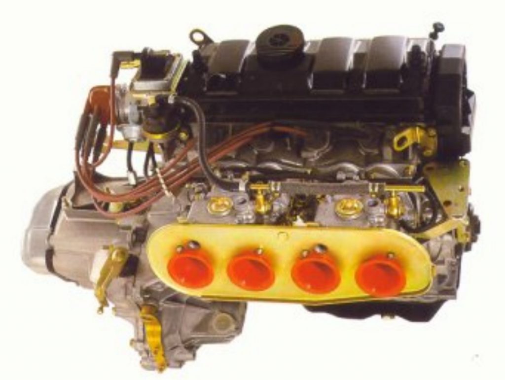 peugeot 205 rallye, 205 rallye, peugeot rallye 205, peugeot 205 deportivo, peugeot 205 rallye 1.3, peugeot 205 rallye 1.6, peugeot 205 rallye carburación, peugeot 205 ligero, peugeot 205 años 80, peugeot 205 rallye historia, peugeot 205 rallye características, peugeot 205 rallye ficha técnica, peugeot 205 rallye prestaciones, peugeot 205 rallye curiosidades, peugeot 205 rallye sonido motor, peugeot 205 rallye interior, peugeot 205 rallye exterior, peugeot 205 rallye restauración, peugeot 205 rallye mantenimiento, peugeot 205 rallye fiabilidad, peugeot 205 rallye coleccionistas, peugeot 205 rallye clásico moderno, historia del peugeot 205 rallye, evolución del peugeot 205 deportivo, diferencias entre 205 rallye y 205 gti, peugeot 205 rallye frente al citroën ax sport, peugeot 205 rallye vs talbot samba rallye, por qué el peugeot 205 rallye es un coche de culto, curiosidades del peugeot 205 rallye, coches franceses deportivos, coches de los 80, hot hatch clásico, hatchback ligero, coches icónicos de peugeot, grupo psa, coches de culto, coches con alma, compactos deportivos clásicos