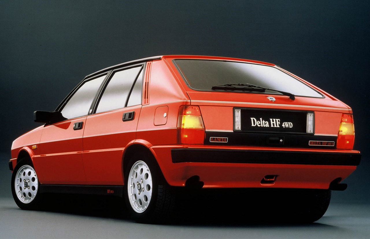 lancia delta hf 4wd, lancia delta 4wd, delta hf 4wd, lancia delta hf, lancia delta deportivo, lancia hf, lancia delta 4x4, lancia delta turbo, lancia delta 1986 hf 4wd, lancia delta hf 4wd historia, lancia delta hf 4wd características, lancia delta hf 4wd ficha técnica, lancia delta hf 4wd prestaciones, lancia delta hf 4wd curiosidades, lancia delta hf 4wd sonido motor, lancia delta hf 4wd interior, lancia delta hf 4wd exterior, lancia delta hf 4wd coleccionistas, lancia delta hf 4wd clásico moderno, lancia delta hf 4wd mantenimiento, lancia delta hf 4wd fiabilidad, historia del lancia delta hf 4wd, evolución del lancia delta hf 4wd, diferencias entre delta hf 4wd e integrale, lancia delta hf 4wd frente al sierra cosworth, lancia delta hf 4wd vs audi quattro, por qué el lancia delta hf 4wd es un coche de culto, curiosidades del lancia delta hf 4wd, coches italianos deportivos, coches de los 80, grupo a, rally grupo b época transición, lancia competición, lancia martini racing, coches de rally легенdarios, 4x4 deportivo clásico, hatchback deportivo, coches icónicos de lancia, coches de culto, coches con alma
