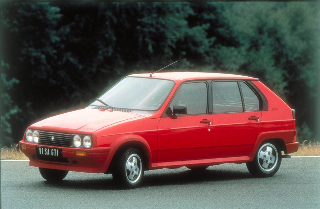 citroën visa gti, citroen visa gti, visa gti, citroën visa deportivo, visa gti 1.6, citroën visa gti historia, citroën visa gti características, citroën visa gti ficha técnica, citroën visa gti prestaciones, citroën visa gti curiosidades, citroën visa gti sonido motor, citroën visa gti interior, citroën visa gti exterior, citroën visa gti restauración, citroën visa gti mantenimiento, citroën visa gti fiabilidad, citroën visa gti coleccionistas, citroën visa gti clásico moderno, historia del citroën visa gti, evolución del citroën visa deportivo, diferencias entre visa gti y visa chrono, citroën visa gti frente al peugeot 205 gti, por qué el citroën visa gti es un coche de culto, curiosidades del citroën visa gti, coches franceses deportivos, coches de los 80, hot hatch clásico, hatchback ligero, coches icónicos de citroën, grupo psa, coches de culto, coches con alma, compactos deportivos clásicos