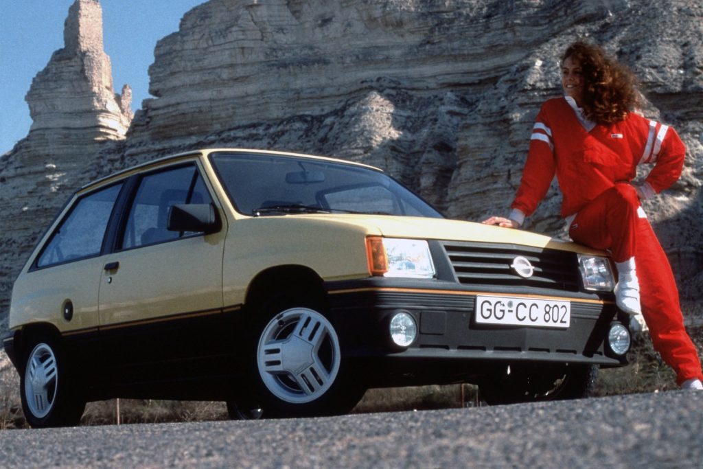 opel corsa a 1.3 gt, opel corsa a gt, corsa a 1.3 gt, opel corsa a deportivo, opel corsa mk1 gt, opel corsa a 1.3 s, opel corsa a carburación, opel corsa años 80, opel corsa a historia, opel corsa a características, opel corsa a ficha técnica, opel corsa a prestaciones, opel corsa a curiosidades, opel corsa a sonido motor, opel corsa a interior, opel corsa a exterior, opel corsa a restauración, opel corsa a mantenimiento, opel corsa a fiabilidad, opel corsa a coleccionistas, opel corsa a clásico moderno, historia del opel corsa a, evolución del opel corsa deportivo, diferencias entre corsa a gt y gsi, opel corsa a frente al fiat uno 70sx, opel corsa a vs ford fiesta mk2, por qué el opel corsa a es un coche de culto, curiosidades del opel corsa a, coches alemanes deportivos, coches de los 80, utilitarios deportivos clásicos, hot hatch clásico, coches icónicos de opel, opel motorsport, coches de culto, coches con alma, compactos deportivos clásicos