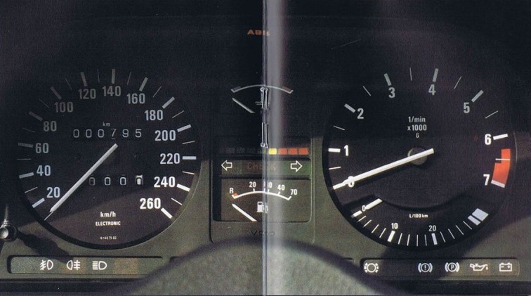 bmw m535i e28, bmw m535i, m535i e28, bmw serie 5 e28 deportivo, bmw e28 sport, bmw m performance clásico, bmw m535i 3.5, bmw m30, bmw seis cilindros, bmw tracción trasera, bmw m535i historia, bmw m535i características, bmw m535i ficha técnica, bmw m535i prestaciones, bmw m535i curiosidades, bmw m535i sonido motor, bmw m535i interior, bmw m535i exterior, bmw m535i mantenimiento, bmw m535i fiabilidad, bmw m535i restauración, bmw m535i coleccionistas, bmw m535i clásico moderno, historia del bmw m535i e28, evolución del bmw serie 5 deportivo, diferencias entre bmw m535i y m5 e28, bmw m535i frente al mercedes 190 e 2.3-16, bmw m535i vs alfa romeo 75 v6, por qué el bmw m535i es un coche de culto, curiosidades del bmw m535i e28, berlinas deportivas alemanas, coches alemanes deportivos, coches de los 80, coches de los 90, seis cilindros atmosférico, tracción trasera clásica, coches icónicos de bmw, coches de culto, coches con alma, bmw motorsport clásico