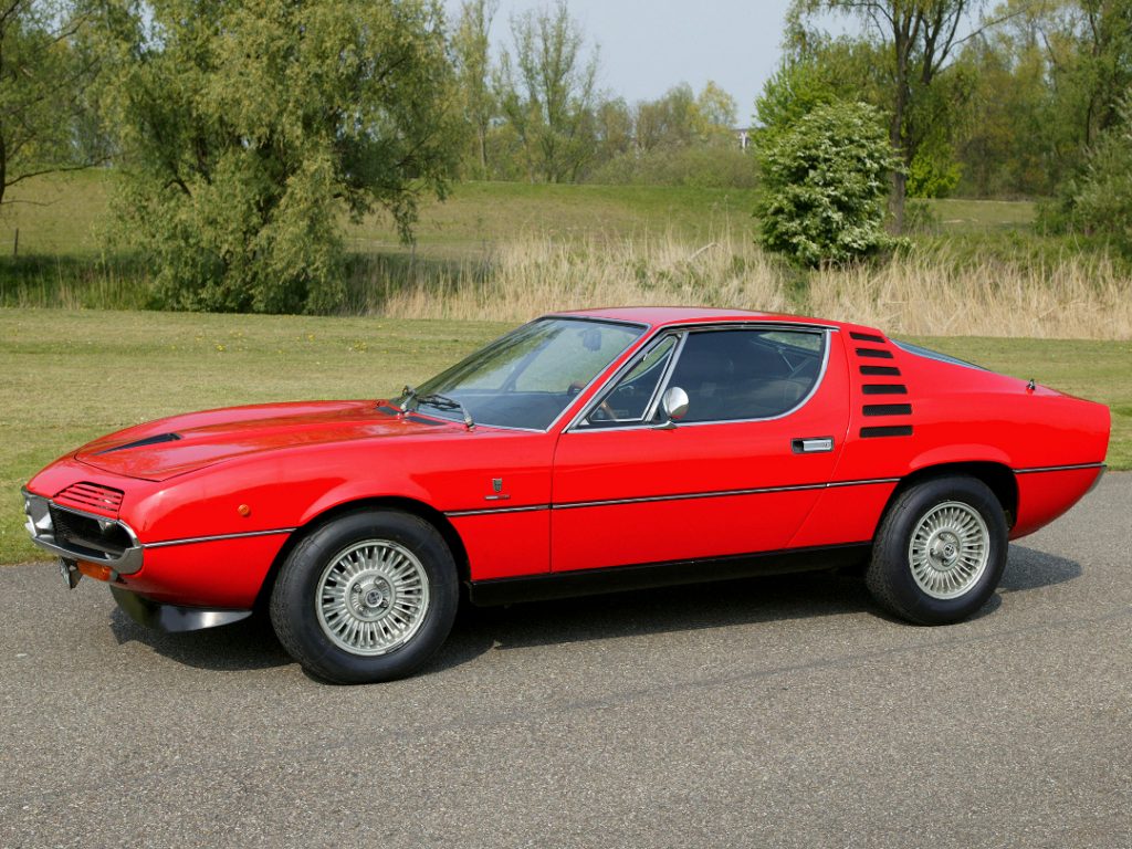 alfa romeo montreal, montreal alfa romeo, alfa montreal v8, alfa romeo montreal clásico, alfa romeo montreal bertone, alfa romeo deportivo clásico, alfa romeo v8 clásico, alfa romeo montreal historia, alfa romeo montreal características, alfa romeo montreal ficha técnica, alfa romeo montreal prestaciones, alfa romeo montreal curiosidades, alfa romeo montreal sonido motor, alfa romeo montreal interior, alfa romeo montreal exterior, alfa romeo montreal restauración, alfa romeo montreal mantenimiento, alfa romeo montreal fiabilidad, alfa romeo montreal coleccionistas, alfa romeo montreal clásico moderno, historia del alfa romeo montreal, evolución del alfa romeo montreal, diseño bertone alfa romeo, alfa romeo montreal frente al ferrari 308 gtb, por qué el alfa romeo montreal es un coche de culto, curiosidades del alfa romeo montreal, coches italianos deportivos, coches de los 70, gran turismo italiano clásico, v8 atmosférico clásico, coches icónicos de alfa romeo, coches de culto, coches con alma, alfa romeo motorsport, coupé italiano clásico, deportivos clásicos italianos
