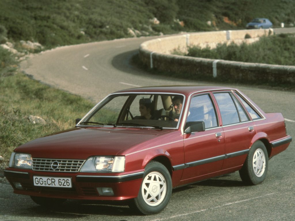 opel senator 3.0i, opel senator 3.0i 1984, opel senator a 3.0i, opel senator berlina, opel senator deportivo, opel 3.0i seis cilindros, opel senator años 80, opel senator tracción trasera, opel senator 3.0i historia, opel senator 3.0i características, opel senator 3.0i ficha técnica, opel senator 3.0i prestaciones, opel senator 3.0i curiosidades, opel senator 3.0i sonido motor, opel senator 3.0i interior, opel senator 3.0i exterior, opel senator 3.0i mantenimiento, opel senator 3.0i fiabilidad, opel senator 3.0i restauración, opel senator 3.0i coleccionistas, opel senator 3.0i clásico moderno, historia del opel senator 3.0i, evolución del opel senator, diferencias entre opel senator y opel monza, opel senator 3.0i frente al bmw 528i e28, opel senator 3.0i vs mercedes 280e w123, por qué el opel senator 3.0i es un coche de culto, curiosidades del opel senator 3.0i, berlinas alemanas clásicas, coches alemanes deportivos, coches de los 80, seis cilindros atmosférico, tracción trasera clásica, coches icónicos de opel, coches de culto, coches con alma, berlinas deportivas clásicas