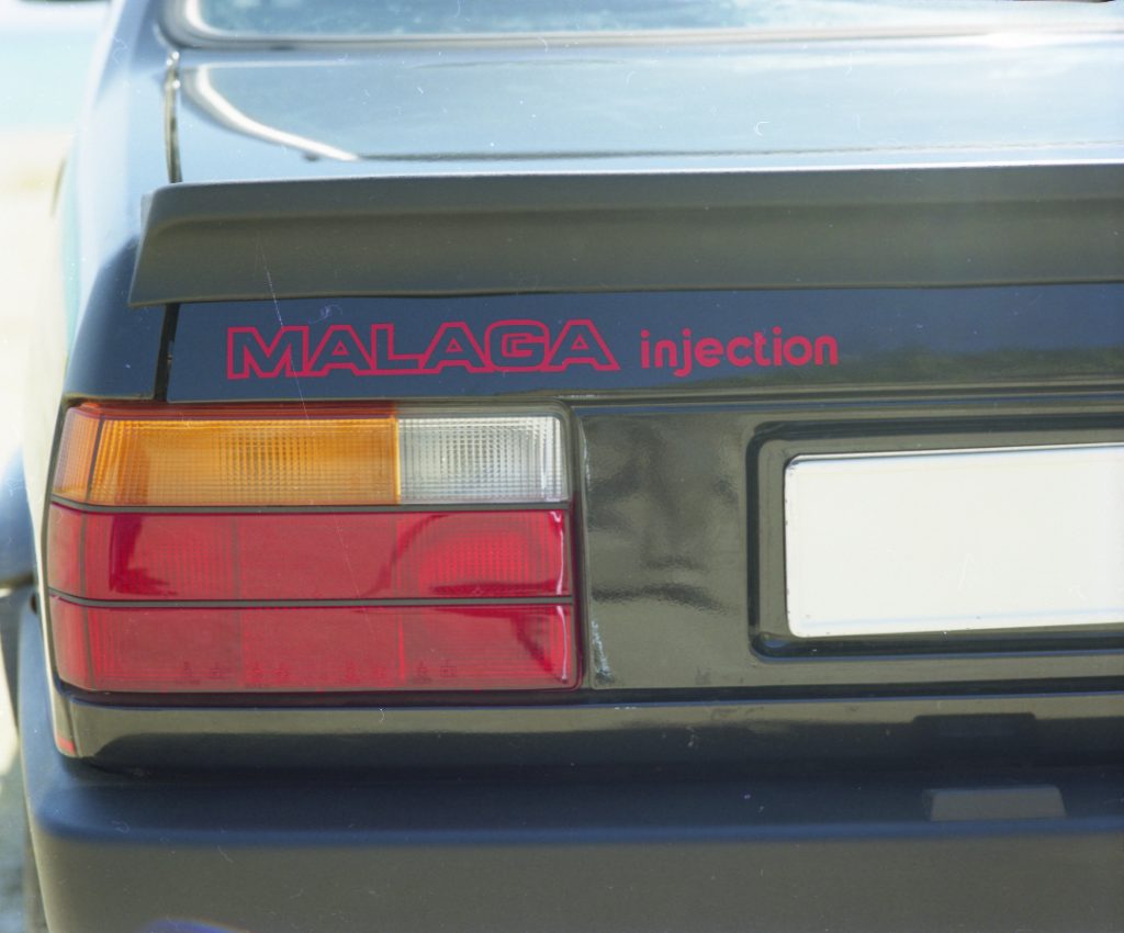 seat malaga injection, seat málaga injection, seat malaga inyección, seat malaga deportivo, seat malaga 1.5 injection, seat malaga 1989 injection, seat malaga sport, seat malaga historia, seat malaga injection características, seat malaga injection ficha técnica, seat malaga injection prestaciones, seat malaga injection curiosidades, seat malaga injection sonido motor, seat malaga injection interior, seat malaga injection exterior, seat malaga injection restauración, seat malaga injection coleccionistas, seat malaga injection clásico moderno, seat malaga injection mantenimiento, seat malaga injection fiabilidad, historia del seat malaga injection, evolución del seat malaga deportivo, por qué el seat malaga injection es un coche de culto, curiosidades del seat malaga injection, coches deportivos españoles, coches de los 80, berlinas compactas deportivas, coches icónicos de seat, coches de culto, coches con alma, seat sport, motor system porsche, seat clásico, compactos deportivos clásicos