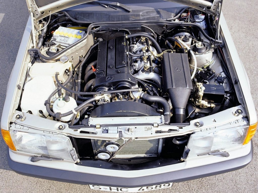 mercedes 190 e 2.3-16, mercedes benz 190 e 2.3 16, mercedes 190 e 16v, mercedes w201 2.3-16, mercedes 190 e cosworth, mercedes cosworth 16v, mercedes 190 deportivo, mercedes benz w201 deportivo, mercedes 190 e historia, mercedes 190 e 2.3-16 características, mercedes 190 e 2.3-16 ficha técnica, mercedes 190 e 2.3-16 prestaciones, mercedes 190 e 2.3-16 curiosidades, mercedes 190 e 2.3-16 sonido motor, mercedes 190 e 2.3-16 interior, mercedes 190 e 2.3-16 exterior, mercedes 190 e 2.3-16 mantenimiento, mercedes 190 e 2.3-16 fiabilidad, mercedes 190 e 2.3-16 restauración, mercedes 190 e 2.3-16 coleccionistas, mercedes 190 e 2.3-16 clásico moderno, historia del mercedes 190 e 2.3-16, evolución del mercedes 190 e 16 válvulas, diferencias entre 190 e 2.3-16 y 2.5-16, mercedes 190 e 2.3-16 frente al bmw m3 e30, por qué el mercedes 190 e 2.3-16 es un coche de culto, curiosidades del mercedes 190 e 2.3-16, berlinas deportivas alemanas, coches alemanes deportivos, coches de los 80, coches de los 90, homologación dtm, cosworth engine, tracción trasera clásica, coches icónicos de mercedes benz, coches de culto, coches con alma