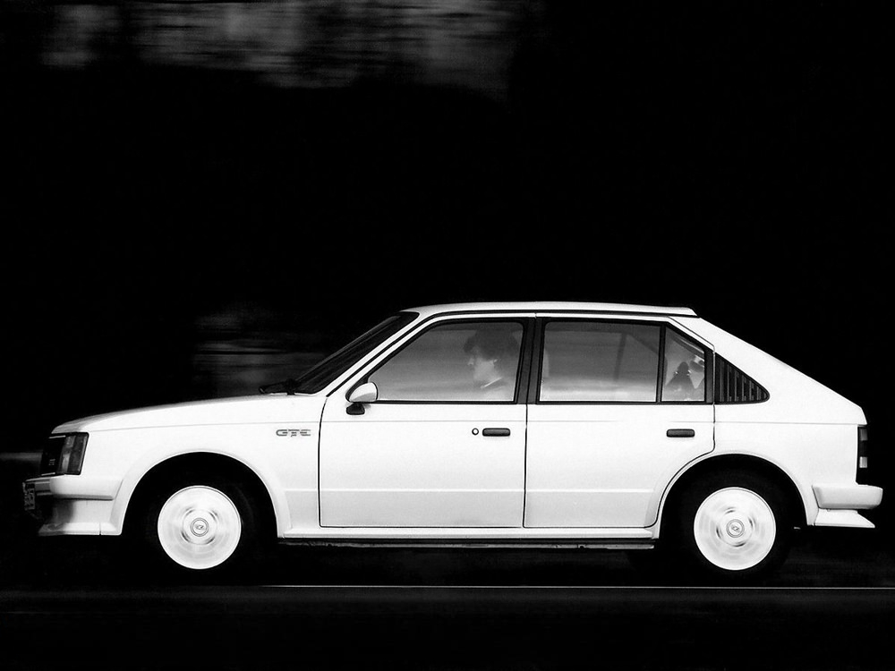 opel kadett gte, opel kadett d gte, kadett gte cuarta generación, opel kadett deportivo, opel gte, opel kadett d sport, opel kadett tracción delantera, opel kadett años 80, opel kadett gte historia, opel kadett gte características, opel kadett gte ficha técnica, opel kadett gte prestaciones, opel kadett gte curiosidades, opel kadett gte sonido motor, opel kadett gte interior, opel kadett gte exterior, opel kadett gte restauración, opel kadett gte mantenimiento, opel kadett gte fiabilidad, opel kadett gte coleccionistas, opel kadett gte clásico moderno, historia del opel kadett gte d, evolución del opel kadett deportivo, diferencias entre kadett gte y kadett sr, opel kadett gte frente al volkswagen golf gti mk1, por qué el opel kadett gte es un coche de culto, curiosidades del opel kadett gte, coches alemanes deportivos, coches de los 80, hot hatch clásico, hatchback deportivo, coches icónicos de opel, opel motorsport, coches de culto, coches con alma, compactos deportivos clásicos