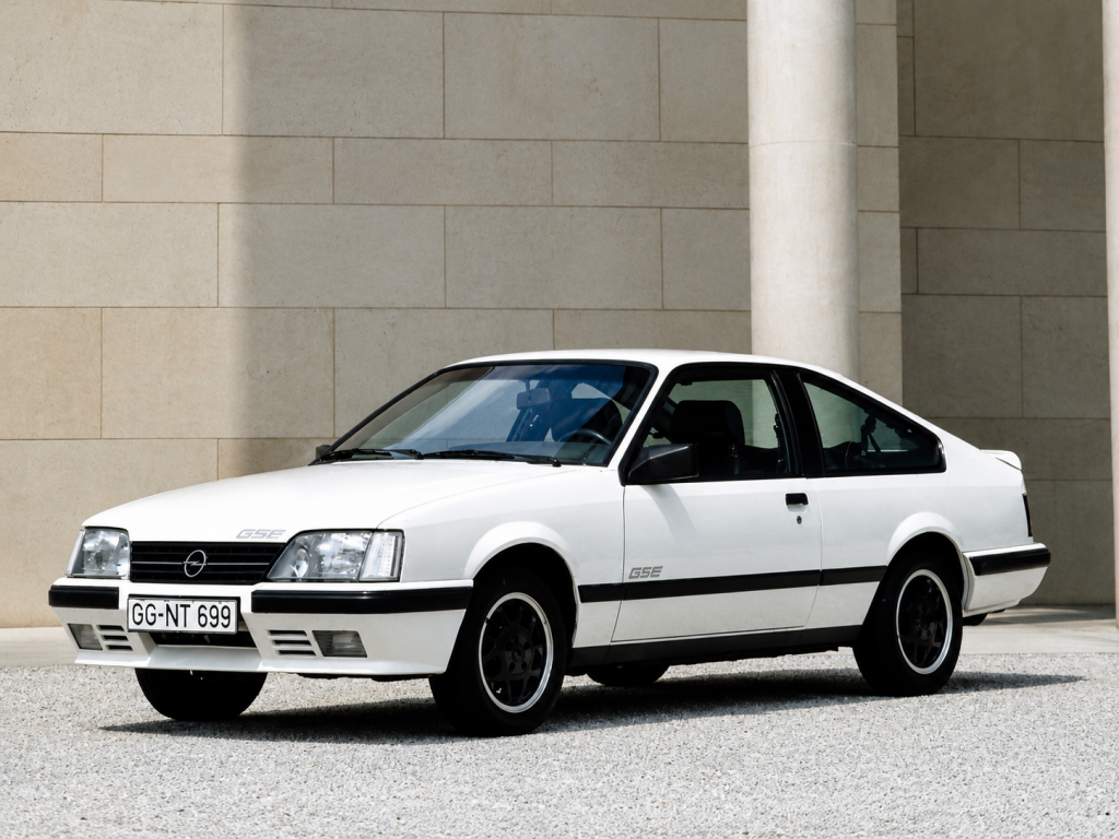 opel monza gse, opel monza, monza gse, opel monza deportivo, opel monza 3.0 gse, opel monza coupé, opel monza tracción trasera, opel seis cilindros clásico, opel monza años 80, opel monza gse historia, opel monza gse características, opel monza gse ficha técnica, opel monza gse prestaciones, opel monza gse curiosidades, opel monza gse sonido motor, opel monza gse interior, opel monza gse exterior, opel monza gse restauración, opel monza gse mantenimiento, opel monza gse fiabilidad, opel monza gse coleccionistas, opel monza gse clásico moderno, historia del opel monza gse, evolución del opel monza, diferencias entre opel monza y senator, opel monza gse frente al ford capri 2.8 injection, opel monza gse vs bmw 635csi, por qué el opel monza gse es un coche de culto, curiosidades del opel monza gse, coupés deportivos alemanes, coches alemanes deportivos, coches de los 80, gran turismo alemán clásico, tracción trasera clásica, coches icónicos de opel, coches de culto, coches con alma, deportivos clásicos alemanes